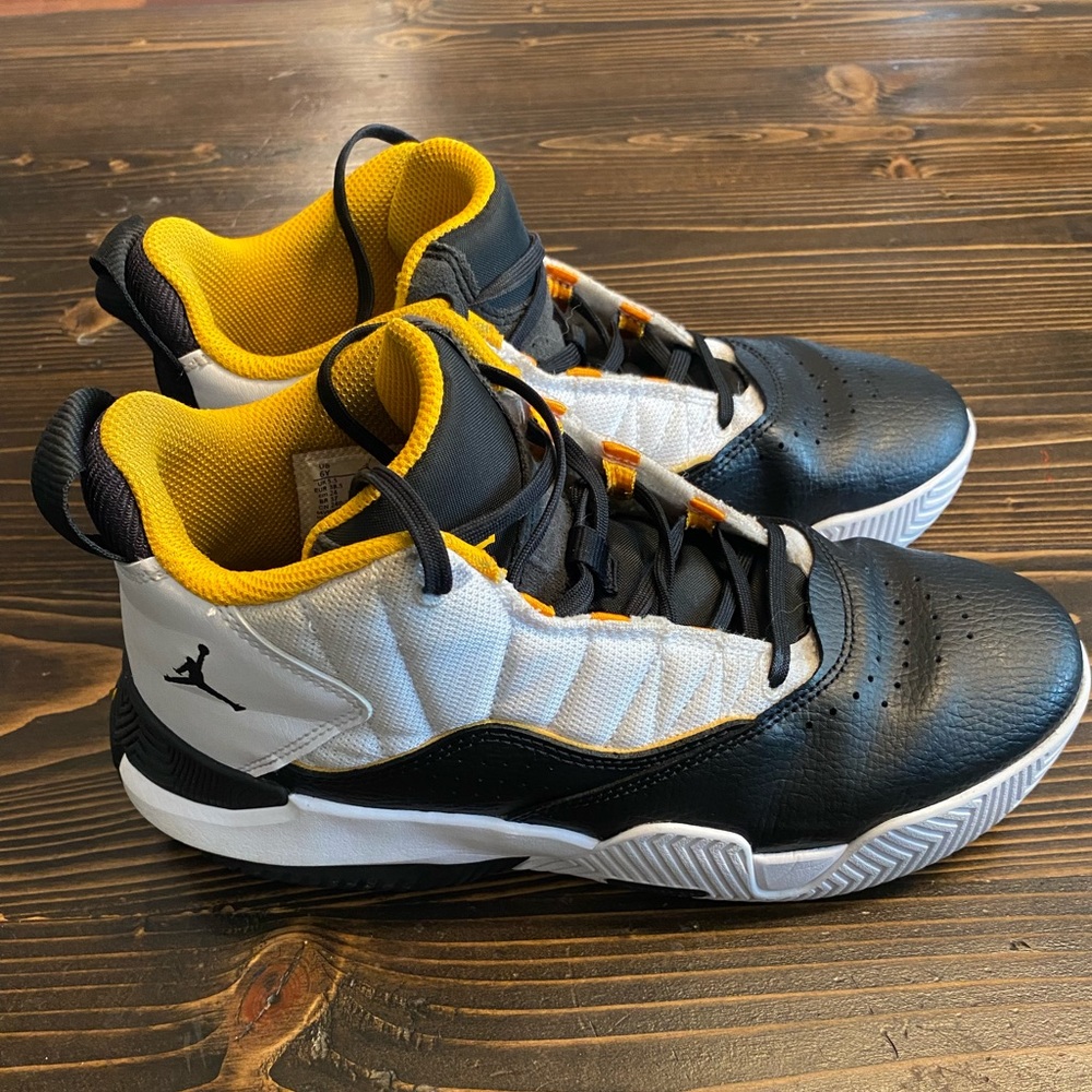 Size 6Y Jordan Basketball shoes.